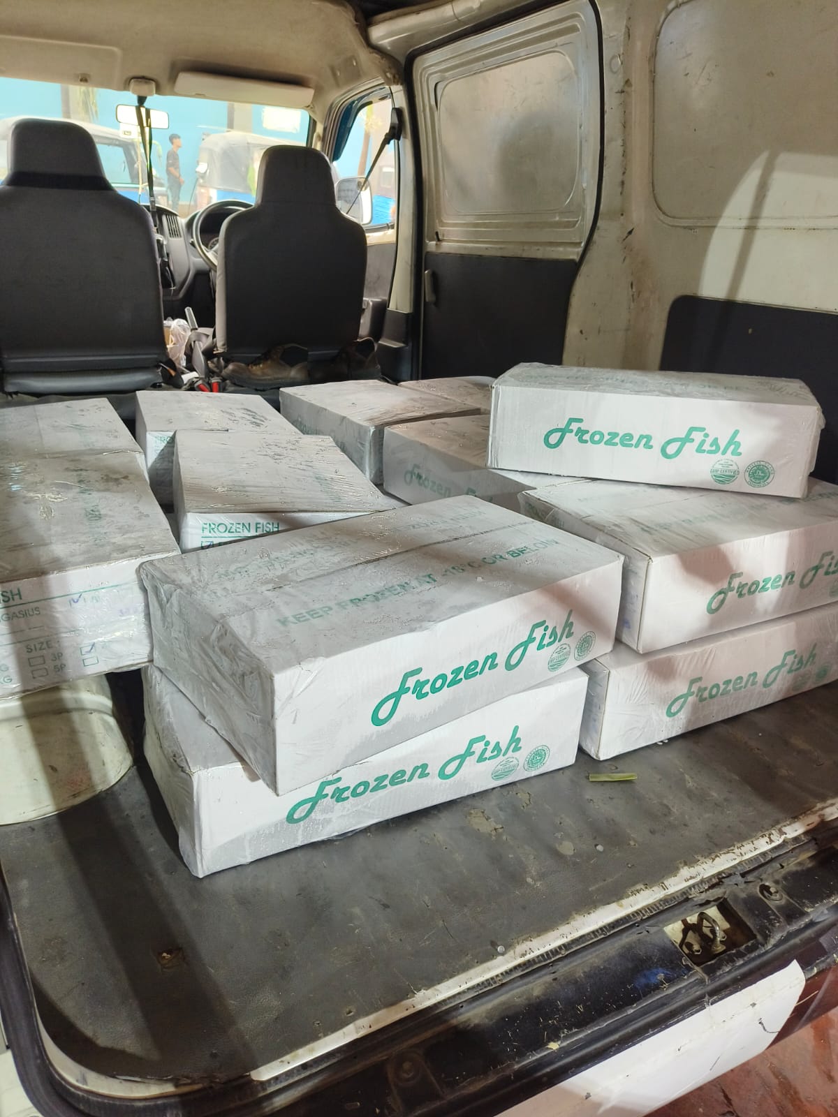 Pengiriman menggunakan mobil berpendingin